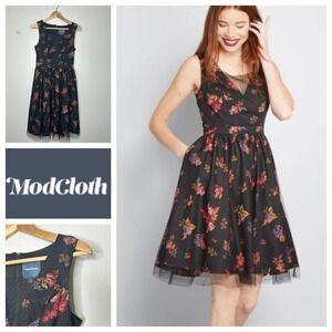ModCloth Delightful Sight Black‎ Floral Fit and Flare Dress Small